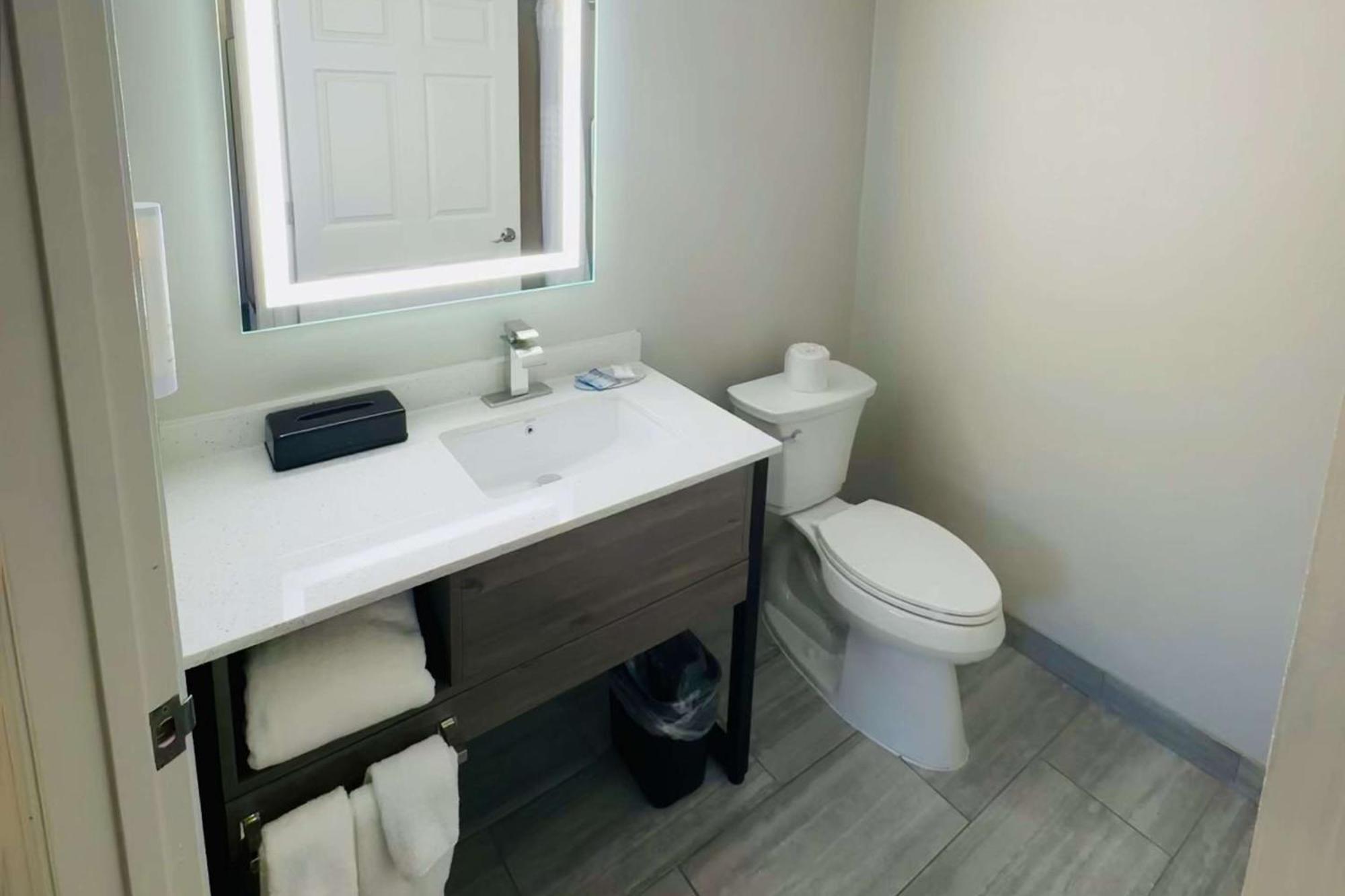 Clarion Pointe Albemarle Otel Dış mekan fotoğraf