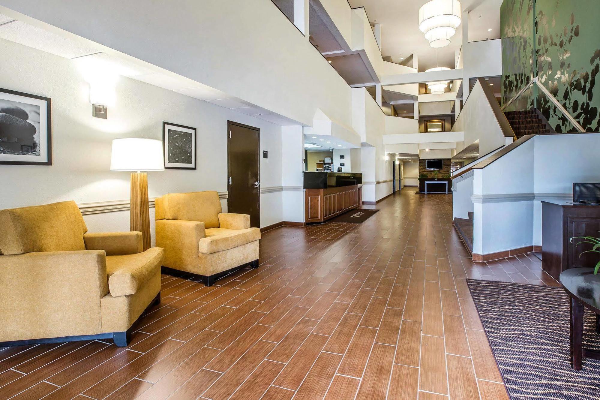 Clarion Pointe Albemarle Otel Dış mekan fotoğraf